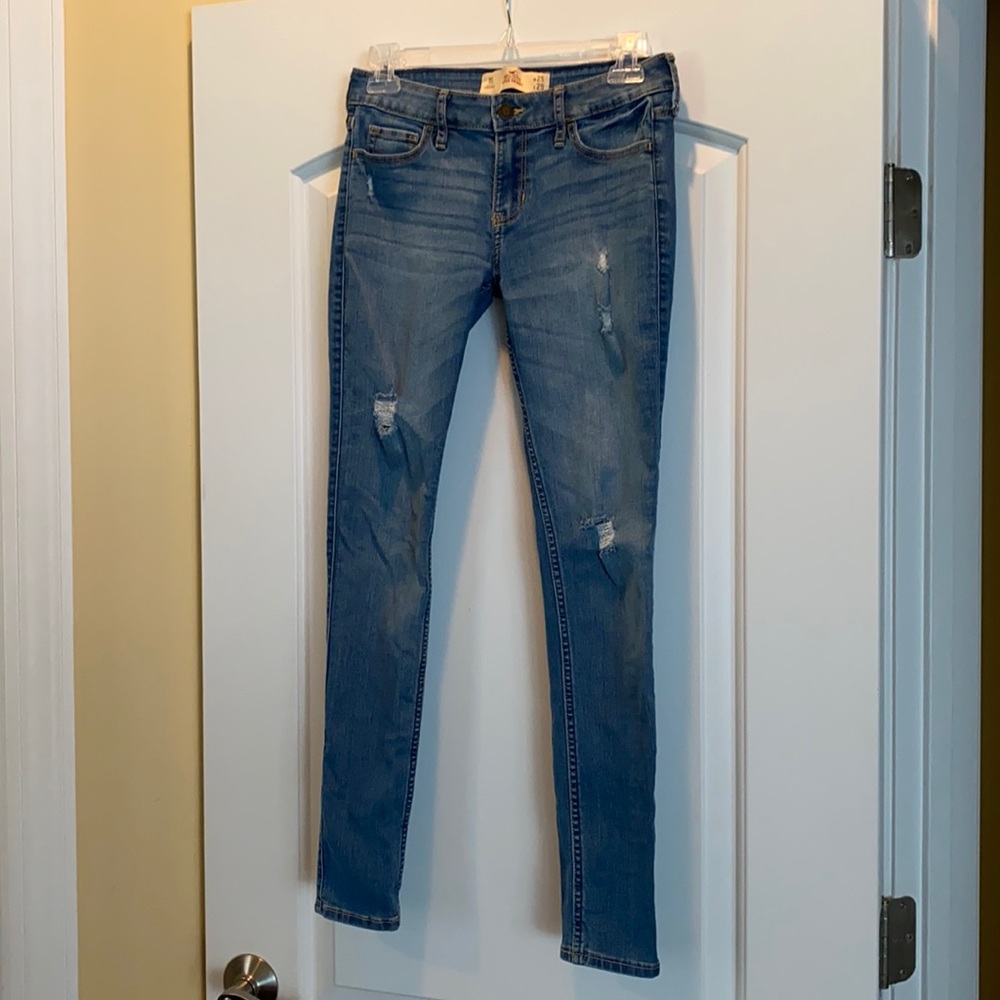 Hollister super skinny jeans with shreds 25W 29L